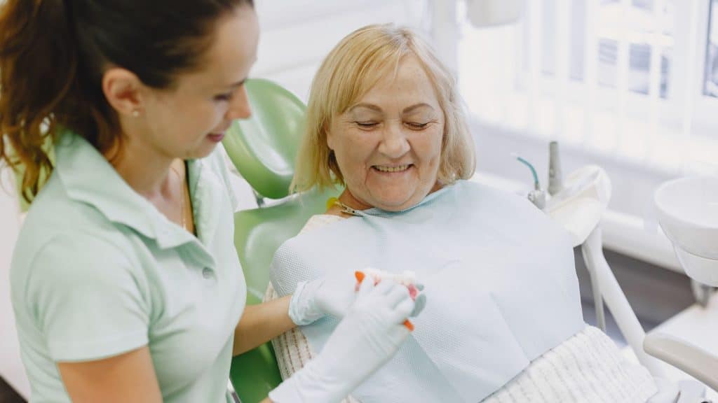 Diş implantı